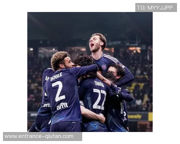 利兹联与曼城精彩对决录像回放分析及比赛亮点总结